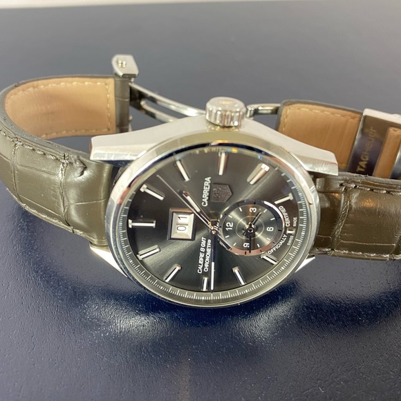 Tag Heuer Carrera Calibre 8 GMT Grande date - Picture 9 of 13
